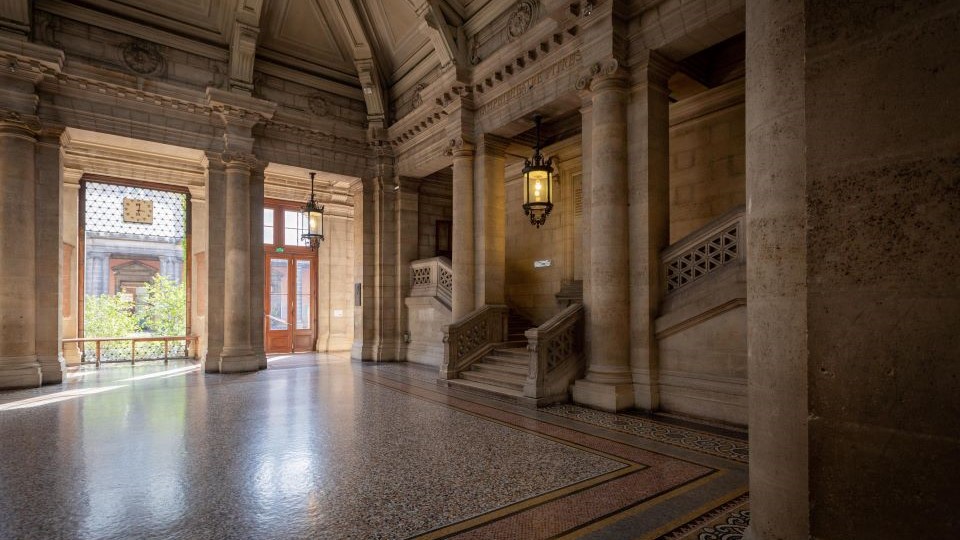 Atrium du collège Sciences de l'Homme sur le campus Victoire