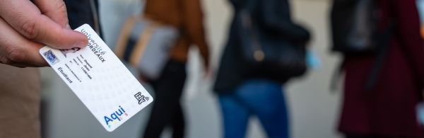 Obtenir votre carte étudiante Aquipass et votre certificat de scolarité